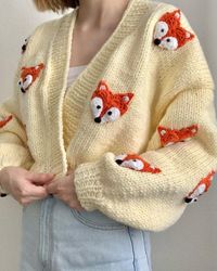cardigan with chanterelles, fox cardigan, handmade oversize cropped cardigan, chunky knit cardigan,