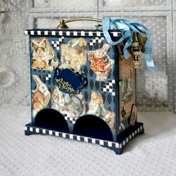 alice dark blue tea house for storing disposable tea bags