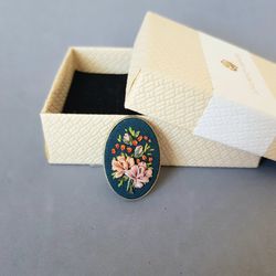 ribbon embroidery brooch for her, custom embroidery bouquet, christmas gift and mother day gift