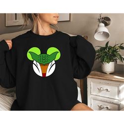 baby yoda sweatshirt ,star wars sweatshirt, baby yoda shirt, star wars disney shirt,star wars characters sweatshirt, dis