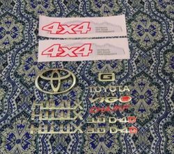 toyota hilux 14 piece emblem