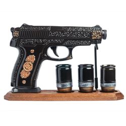 military ceramic bottle souvenir decanter for vodka wine brandy whiskey "pistol,gun" 0.5l with 3 wineglasses on wood sta