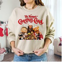 disney the muppets christmas carol t-shirt, muppets characters group shot,kermit frog gonzo miss piggy xmas movie vintag