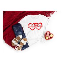 Love Shirt, Cute Love Shirt with Hearts, Boyfriend and Girlfriend Gift, Couple Ideas, Matching Love Tshirt, Valentines L