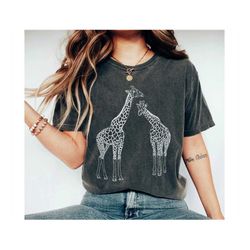 giraffe shirt animal print readers shirt giraffe readers shirt giraffe lover's shirt zoo shirt giraffe lover gift giraff