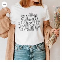 Floral T Shirts, Flowers Crewneck Sweatshirt, Aesthetic Tees, Wilf Flowers Outfit, Gifts for Women, Minimalist TShirts,