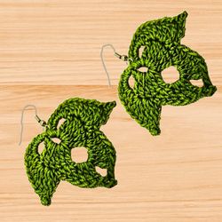 crochet leaf earrings pattern