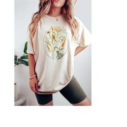 pressed flowers shirt, trendy boho wildflower tshirt, orange botanical comfort colors t-shirt, frog toad lover cottageco