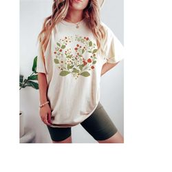 strawberry shirt, botanical comfort colors tshirt, trendy cottagecore strawberries t-shirt, boho pressed flower tee, vin