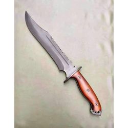 traditional and charming hunting bowie knives made of high-carbon steel, bushcraft knives,