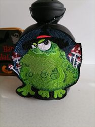 machine embroidery design  toad  toy(design and master class)