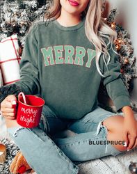 retro merry christmas sweatshirt, vintage christmas sweatshirt, christmas sweater, christmas gifts for her, iprintasty,