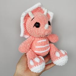 crochet dragon. plush dragon. symbol of the year 2024.