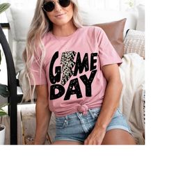 game day leopard lightning bolt shirt, gameday shirt, football shirt, football shirts for women, mom football shirts, ga