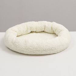 cat bed "uyut", soft fur, 45 x 35 x 11 cm, milky