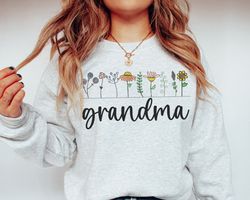 floral grandma  sweathsirt, gift for grandm, grandma  sweathsirt, gift for grandma, pregnancy announcement grandparents