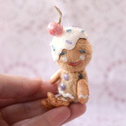 miniature gingerbread doll 3.15"(8cm)