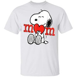 peanuts snoopy hug mom t-shirt