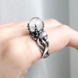 take the plunge into style with our exclusive silver 925 seahorse ring - perfect for ocean lovers!