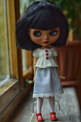 set clothes for blythe, amazing sweater, denim skirt, leather red shoes, tights