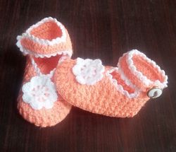 crochet hindmade baby shoes peach & white color size one year baby girl