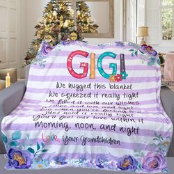 gigi loves me blanket, gigi blanket, gigi gifts from grandchildren, blanket gigi gifts for birthday, christmas blanket f