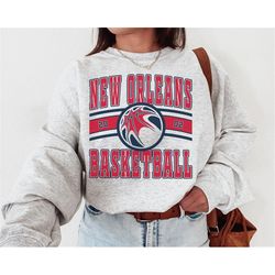 new orleans pelican, vintage new orleans pelican sweatshirt\t-shirt, pelicans sweater, pelicans tshirt, basketball fan,