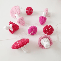 toadstool garland crochet pattern, digital file pdf, digital pattern pdf