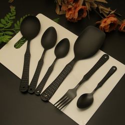 28 piece stainless steel cutlery set is a must-have for any kitchen/ tablewear/spoon/with box