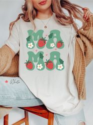 mama strawberry shirt, mom strawberry t shirt, mothers day gift, strawberry shirt for mom, strawberry flowers mama shirt