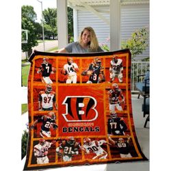 cincinnati bengals sherpa fleece quilt blanket bl0169 - wisdom teez.jpg