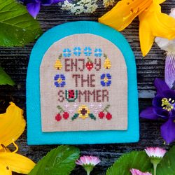 summer cross stitch pattern primitive cross stitch patterns for beginners cross stitch chart summer strawberry