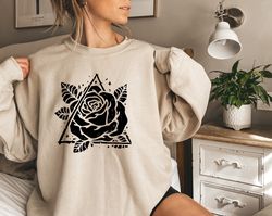 Aesthetic Rose Shirt, Black Rose Shirt, Floral Graphic Tee for her, gift for mom, Botanical Plant Shirts, Ladies Gift Sh