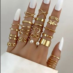 22-piece ring set: stylish and versatile ring collection