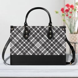 chic contrasting black & grey argyle plaid pattern with black band leather handbag