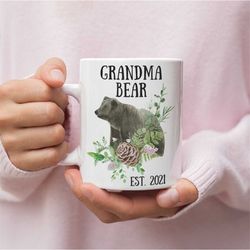 grandma bear mug, grandma gift, grandmother coffee mug, pregnancy announcement mom gift, new grandma, 2021 pregnancy rev