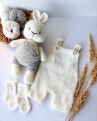 knitted bunny toy romper bunny hat. knitted newborn photo props