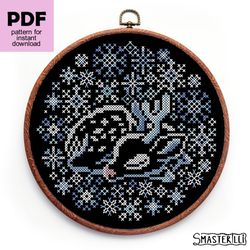 christmas deer and snowflakes cross stitch pattern pdf, easy christmas ornament, modern cross stitch pattern