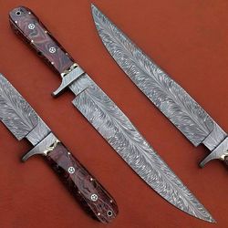 .high-grade damascus steel blade. wooden handal