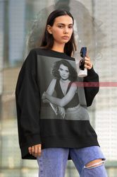 winona ryder sweatshirt,beautiful actress sweater, winona ryder sweater design retro style