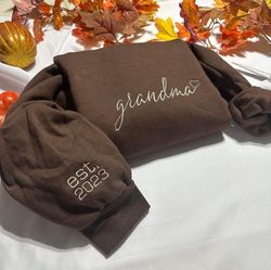 personalized grandma est,  embroidered  crewneck mothers day gift,  customizable grandma crewneck