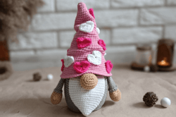 crochet pattern valentine gnome