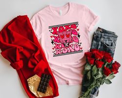 xoxo shirt, xoxo lion valentines day sweatshirt for woman, valentines day gift,heart shirt, cute valentine shirt, valent