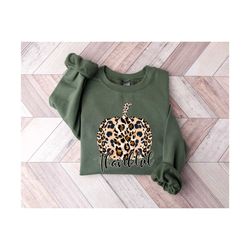 leopard pumpkin sweatshirt, leopard print sweatshirt,womens fall sweatshirt,fall sweatshirt,thanksgiving shirt,thankful