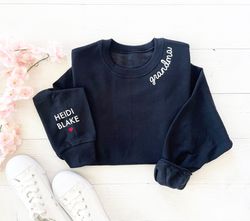 custom grandma sweatshrit, gigi sweatshirt, nana sweatshirt, christmas gift grandma, mothers day gift grandma, gift for