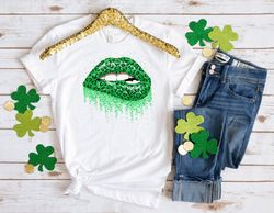 leopard lip t-shirt, green lip shirt, saint patricks day shirt, leopard st patricks day lucky shirt, shamrock clover tee