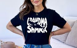 Grandma Shark Tshirt, Grandma Shark Gift Shirt, Cute Grandma Shark Shirt, Funny Grandma Shark Shirt, Mothers Day Grandma