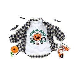 trick or treat smell my feet halloween sweatshirt,cute pumpkin shirt,funny halloween shirt,spooky halloween toddler shir
