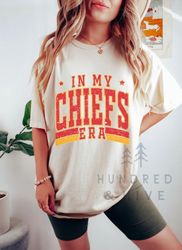 in my kc chief era shirt, kansas city football sweatshirt, vintage travis kelce t-shirt, america football sweatshirt, ho