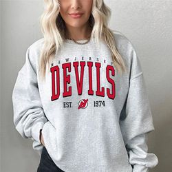 vintage-style crewneck made of new jersey nhl, new jersey, college, hockey fan gifts, new jersey t-shirts, and sweatshir